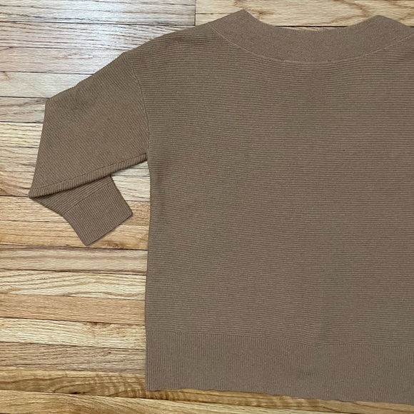 White House Black Market - Sweater - Picture 11 of 11